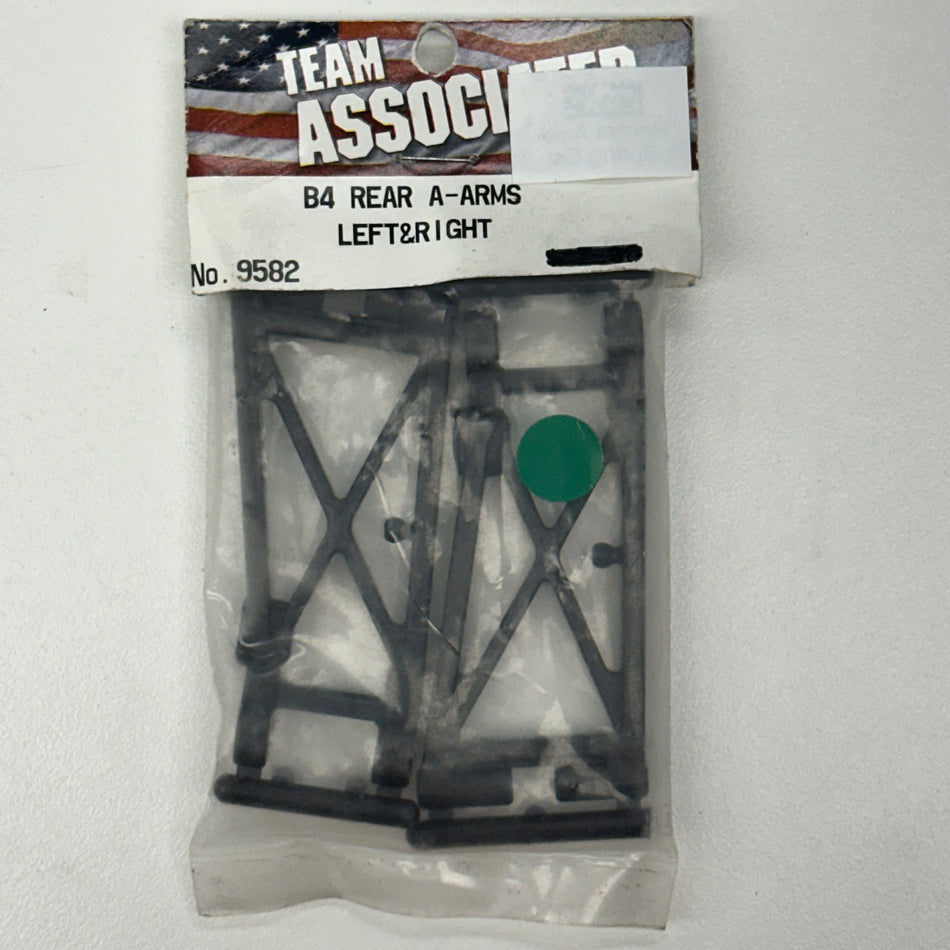 Team Associated 9582 B4 Rear A-Arm left right 2pcs [Clearance Stock]