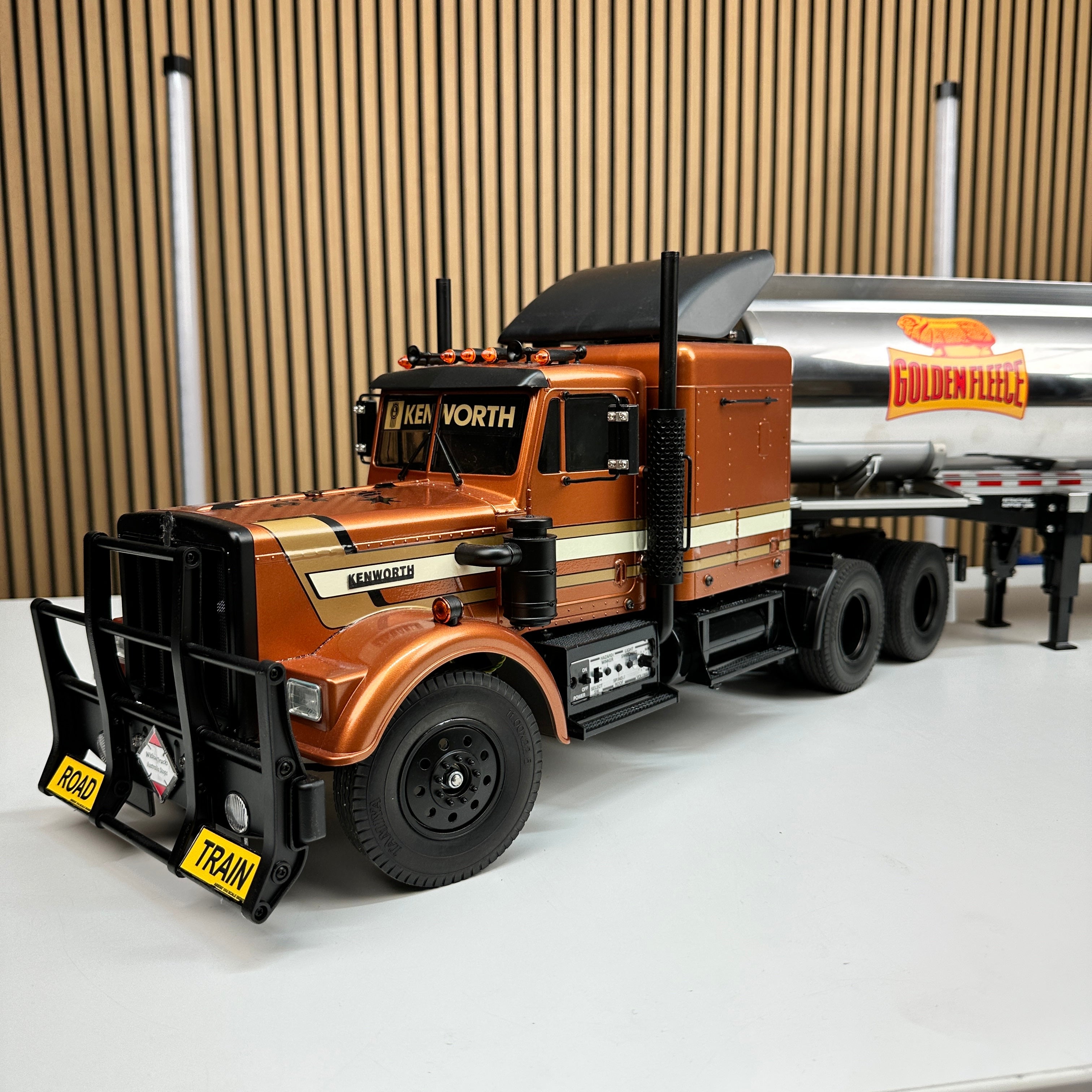 Tamiya Kenworth King Hauler Fully Custom Build RTR Truck [Display