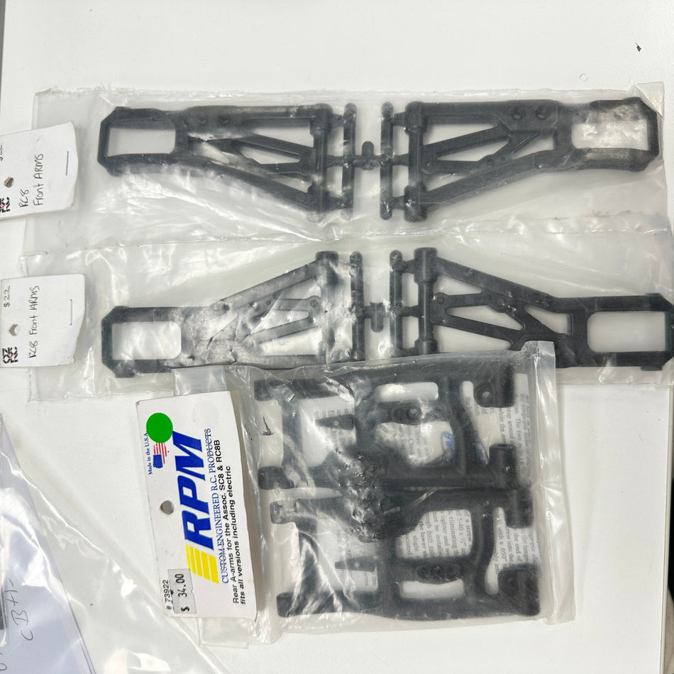 Team Associated RC8 Front Rear Arms [QW085 Scratch & Dent]