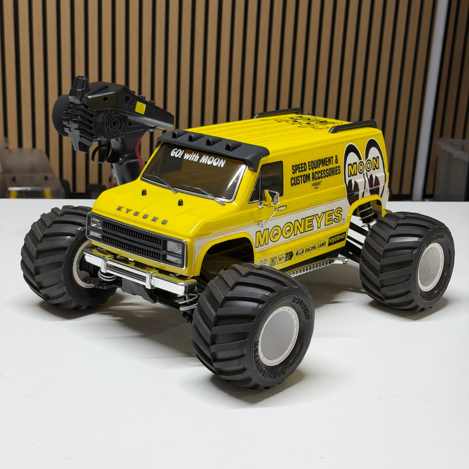 Kyosho Frazer Mk2 Mad Van Mooneyes 4WD Truck 34413T1 Pre Built [QR014 Scratch & Dent]